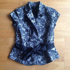 Mohito Short-sleeve Floral Blouse Jacket with Tie Waist Belt